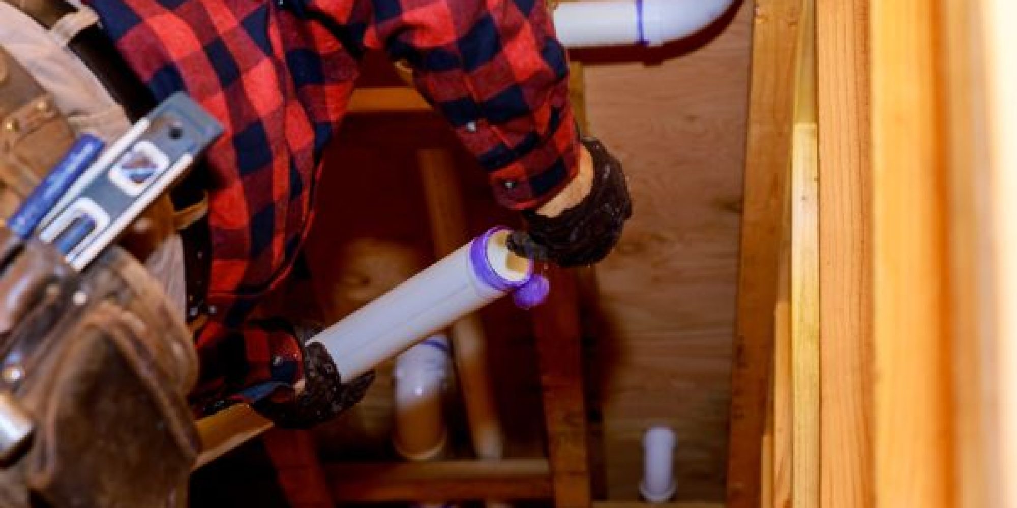 plumber-glue-white-plastic-pipe-a-mount-new-plast-2025-03-27-06-13-44-utc-1