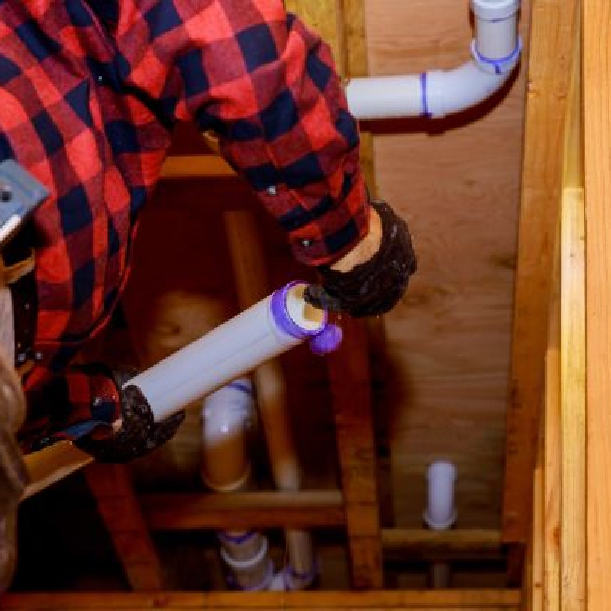 plumber-glue-white-plastic-pipe-a-mount-new-plast-2025-03-27-06-13-44-utc-1